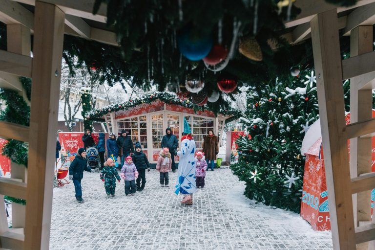 Viajar en Navidad con niños en España: guía completa para 2025